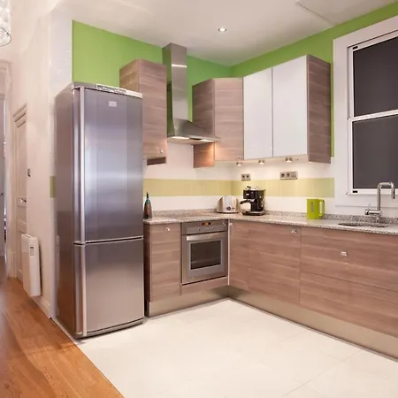 Luxury Cosy 3 Bedroom With Private Terrace Apartmán